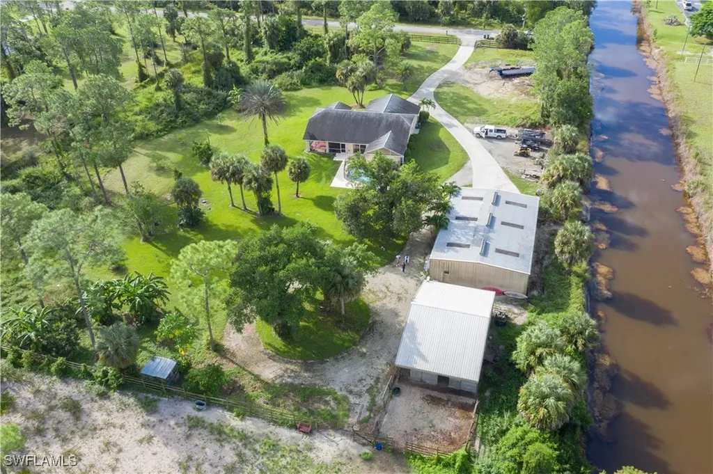 1333 20th Avenue NE Naples FL 34120