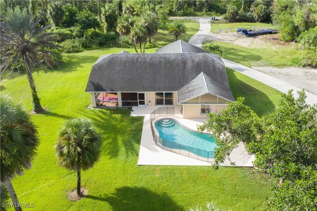 1333 20th Avenue NE Naples FL 34120