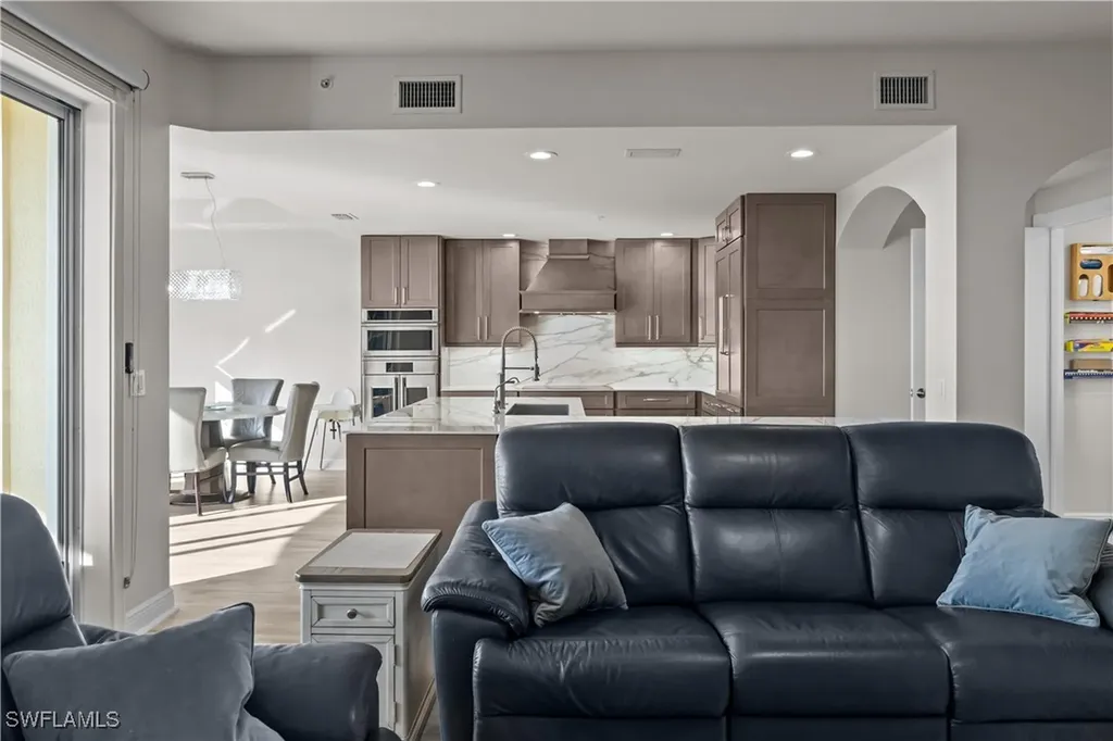 6061 Silver King Boulevard Cape Coral FL 33914