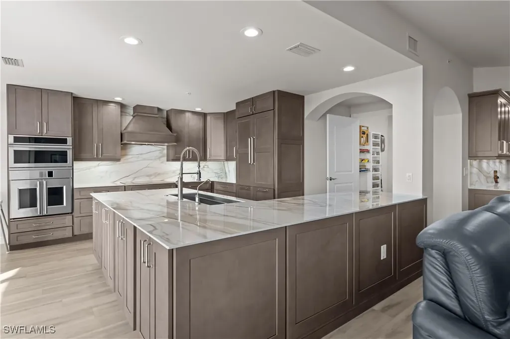 6061 Silver King Boulevard Cape Coral FL 33914