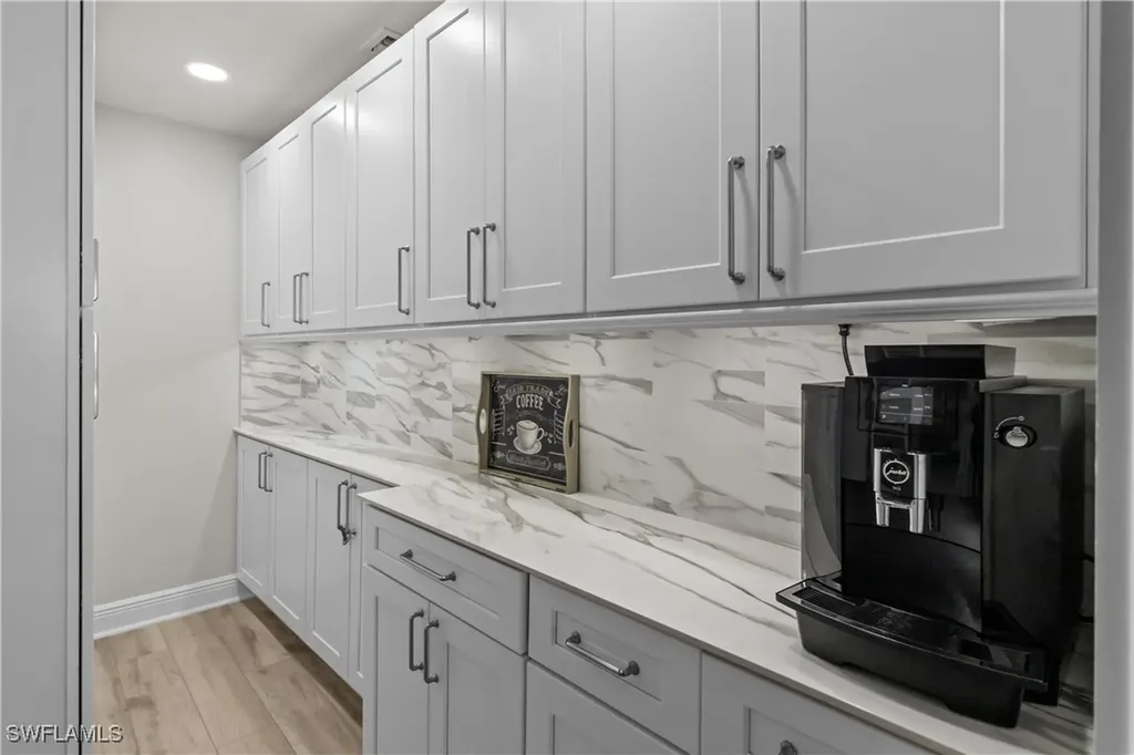 6061 Silver King Boulevard Cape Coral FL 33914