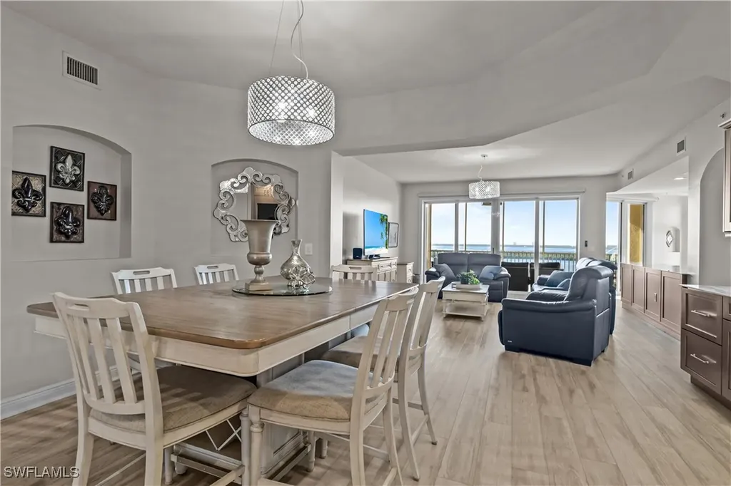 6061 Silver King Boulevard Cape Coral FL 33914