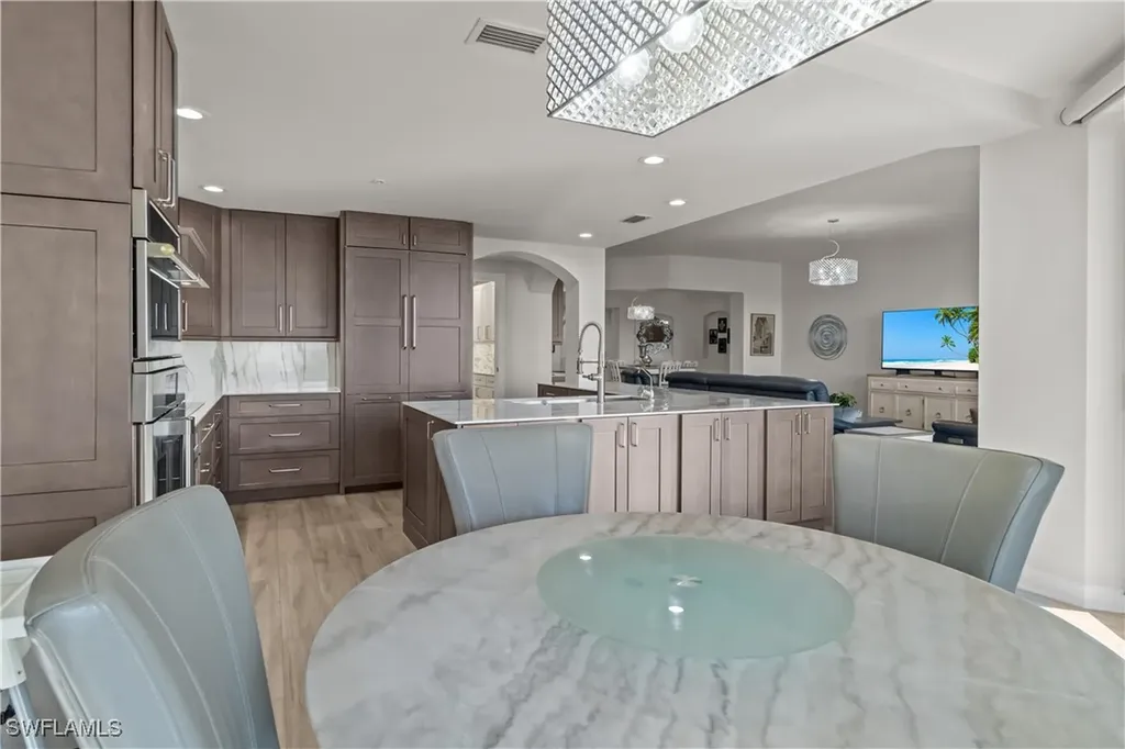 6061 Silver King Boulevard Cape Coral FL 33914