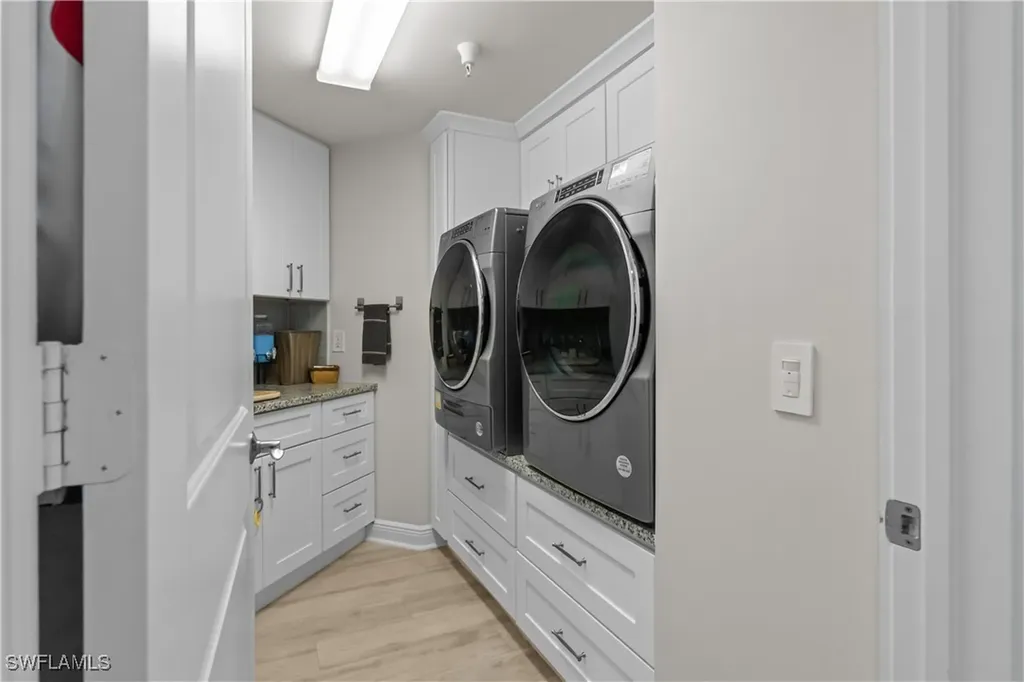 6061 Silver King Boulevard Cape Coral FL 33914