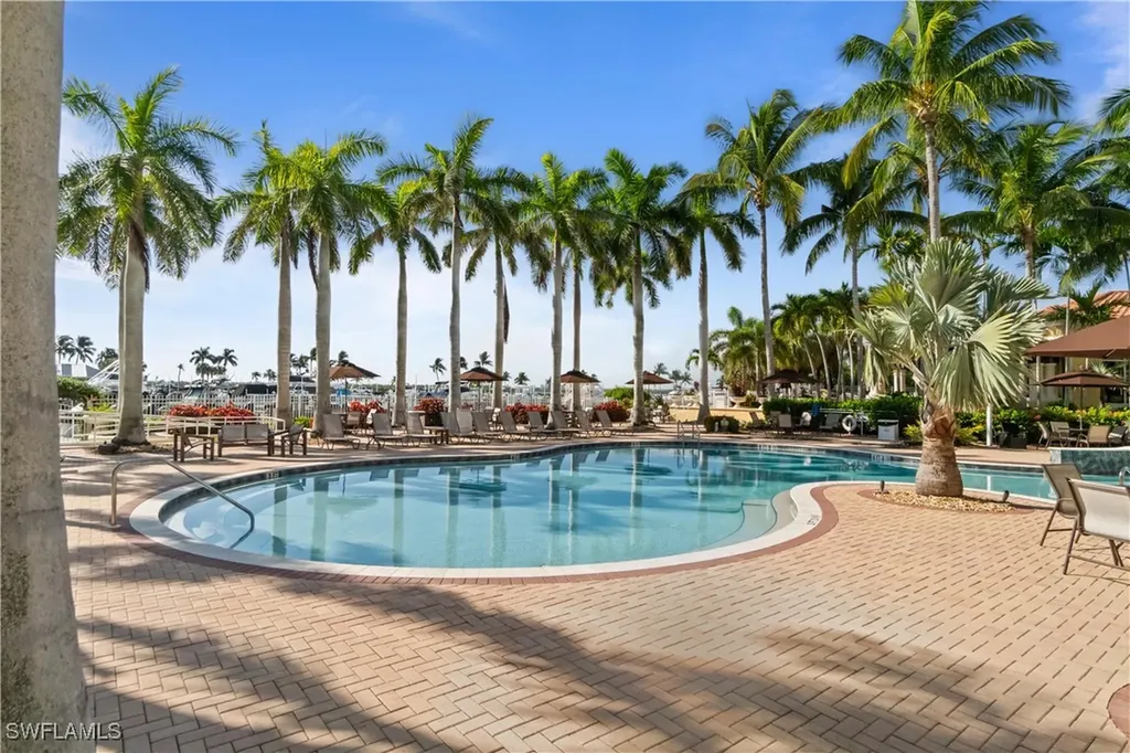 6061 Silver King Boulevard Cape Coral FL 33914