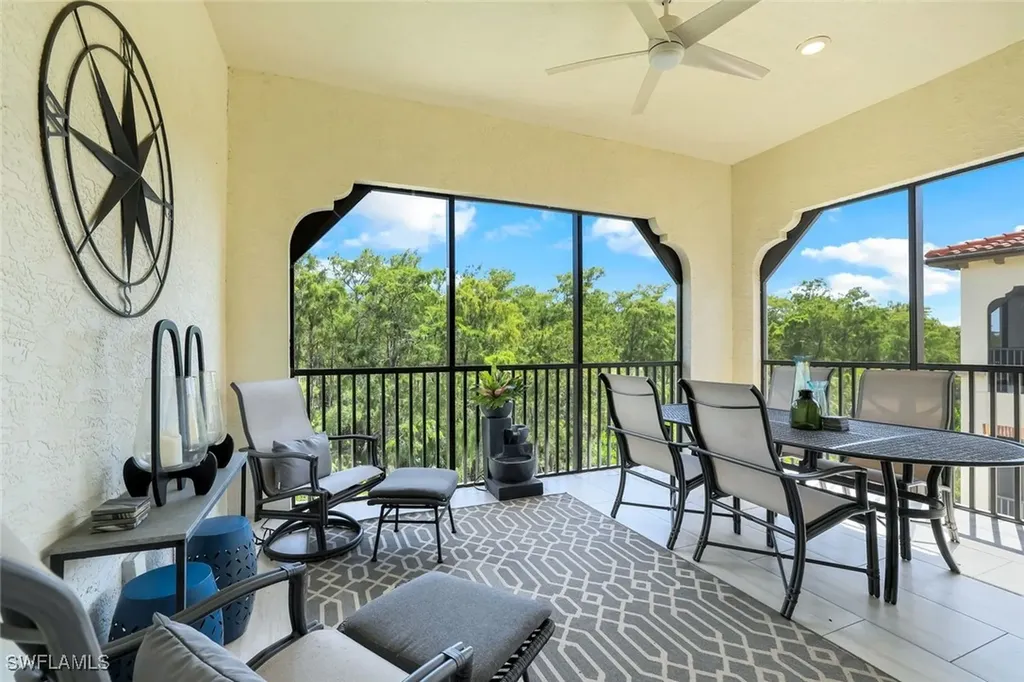 16374 Viansa Way Naples FL 34110