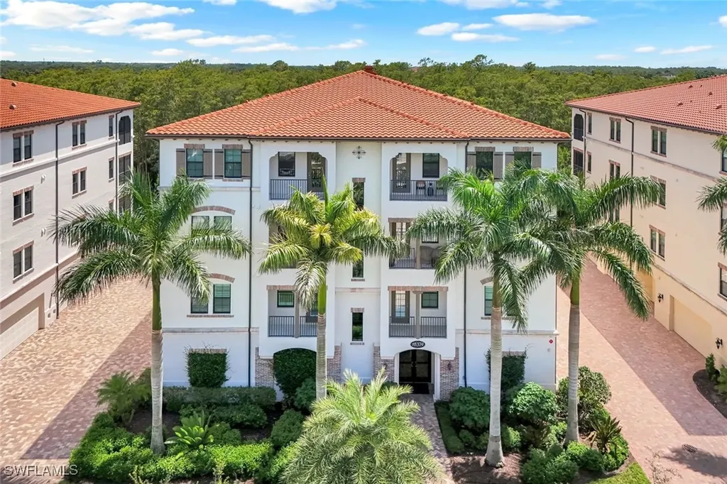 16374 Viansa Way Naples FL 34110