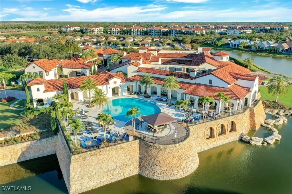 16374 Viansa Way Naples FL 34110