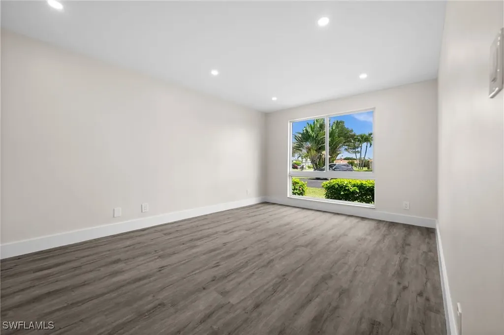 378 Palm Drive Naples FL 34112