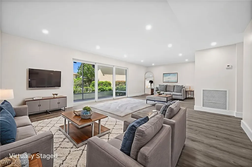 378 Palm Drive Naples FL 34112