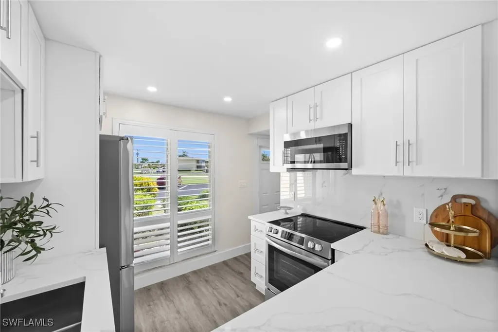 378 Palm Drive Naples FL 34112