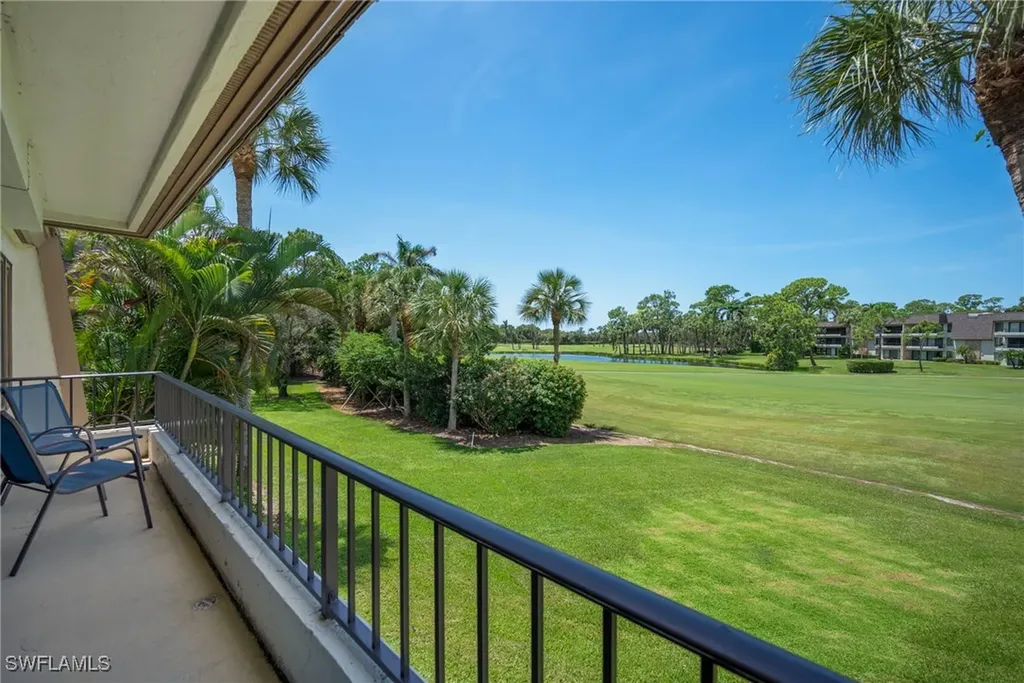 104 Clubhouse Drive Naples FL 34105