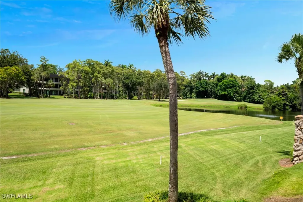 104 Clubhouse Drive Naples FL 34105