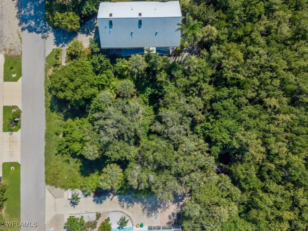 1989 Sheffield Avenue Marco Island FL 34145