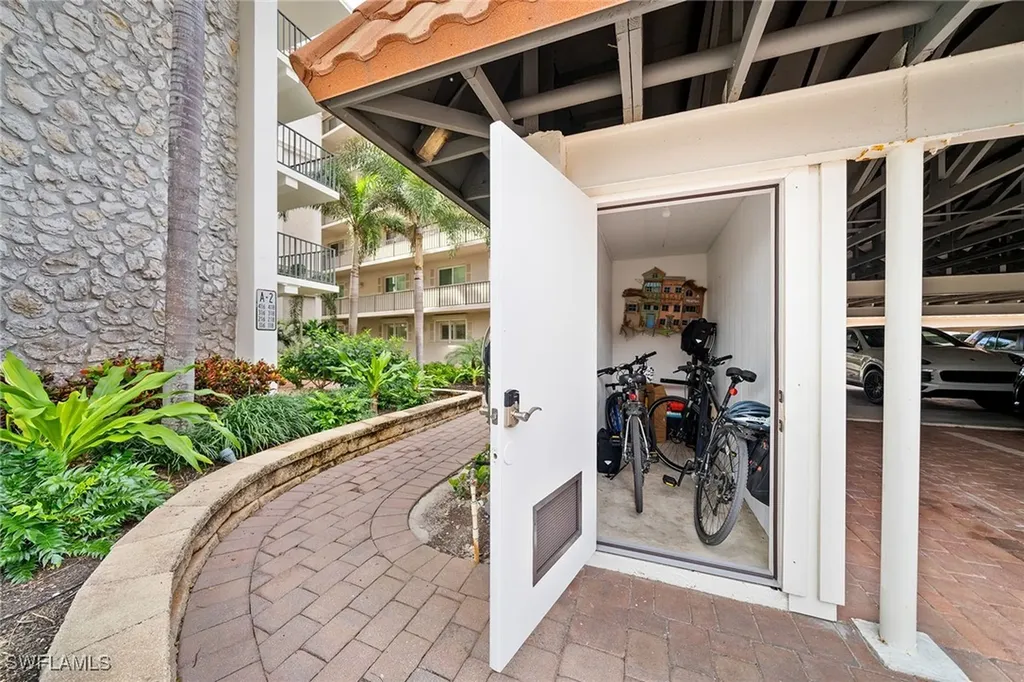 222 Harbour Drive Naples FL 34103