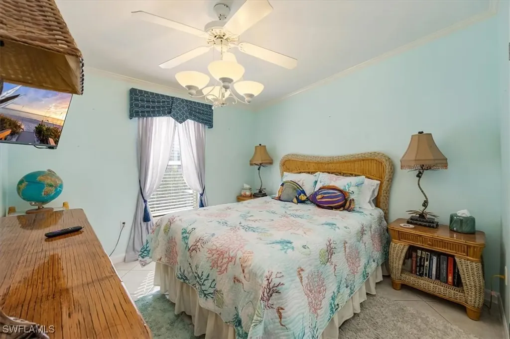 32 Sonderhen Drive Naples FL 34114-8210