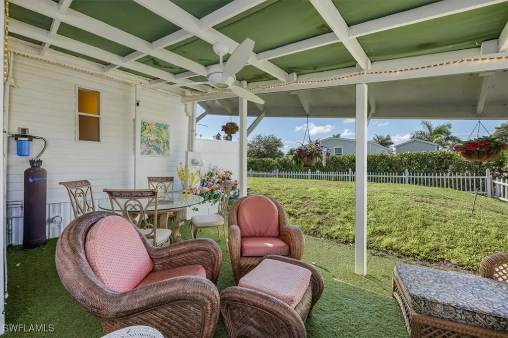 32 Sonderhen Drive Naples FL 34114-8210