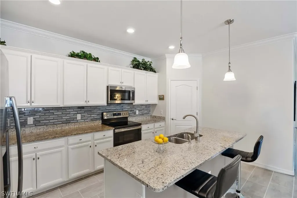 1602 Santiago Circle Naples FL 34113