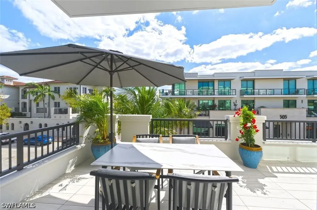 490 5th Street S Naples FL 34102