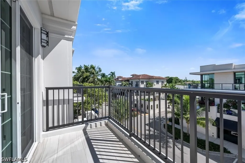490 5th Street S Naples FL 34102