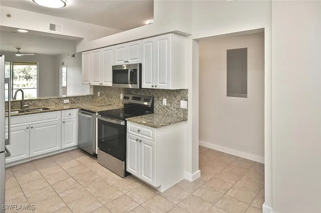 3830 Sawgrass Way Naples FL 34112