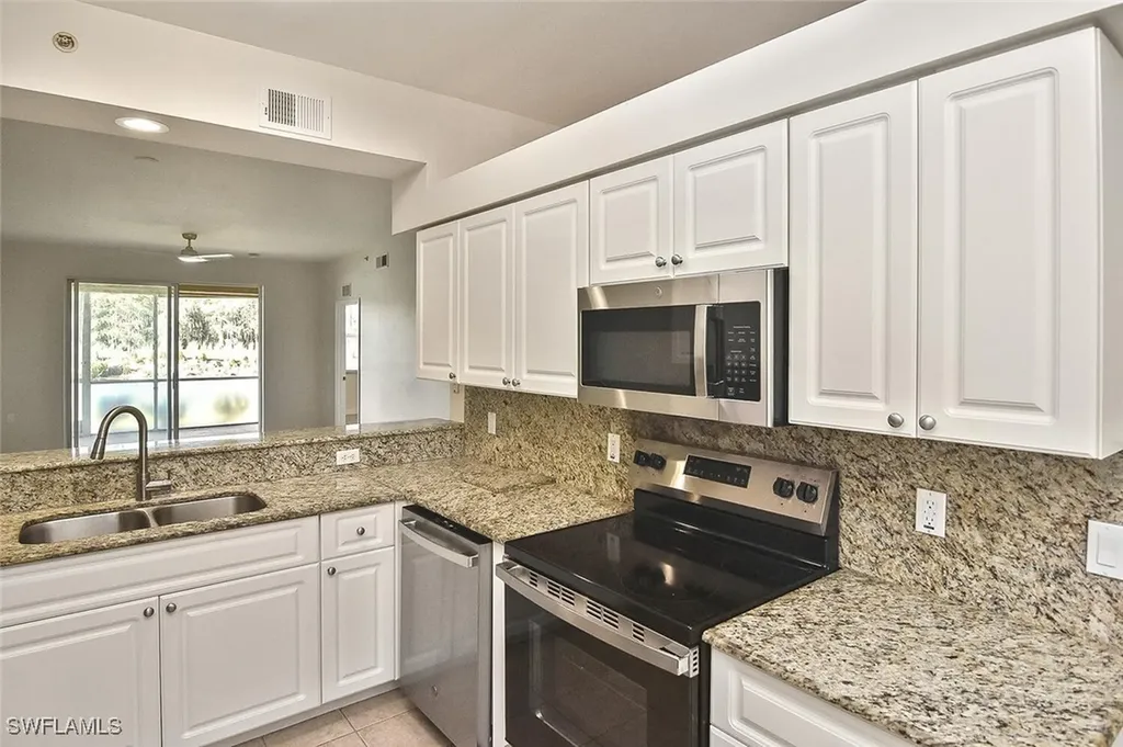 3830 Sawgrass Way Naples FL 34112