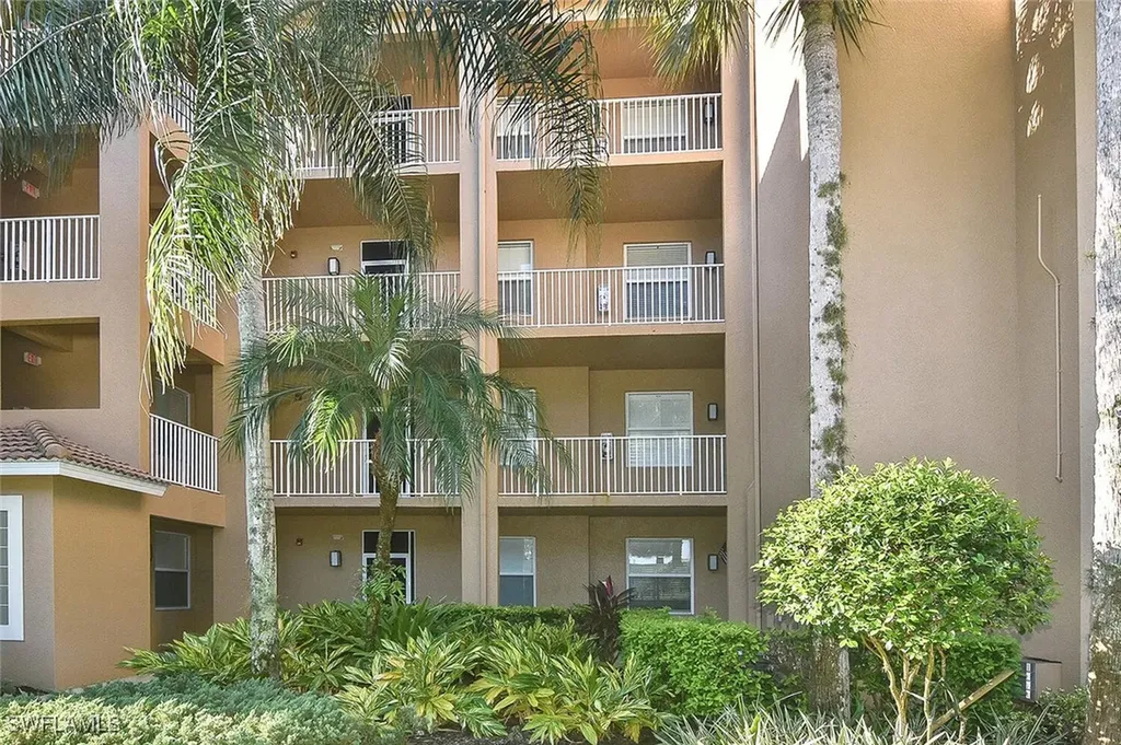 3830 Sawgrass Way Naples FL 34112