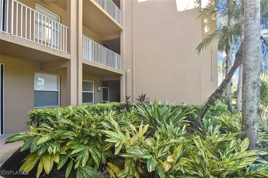 3830 Sawgrass Way Naples FL 34112