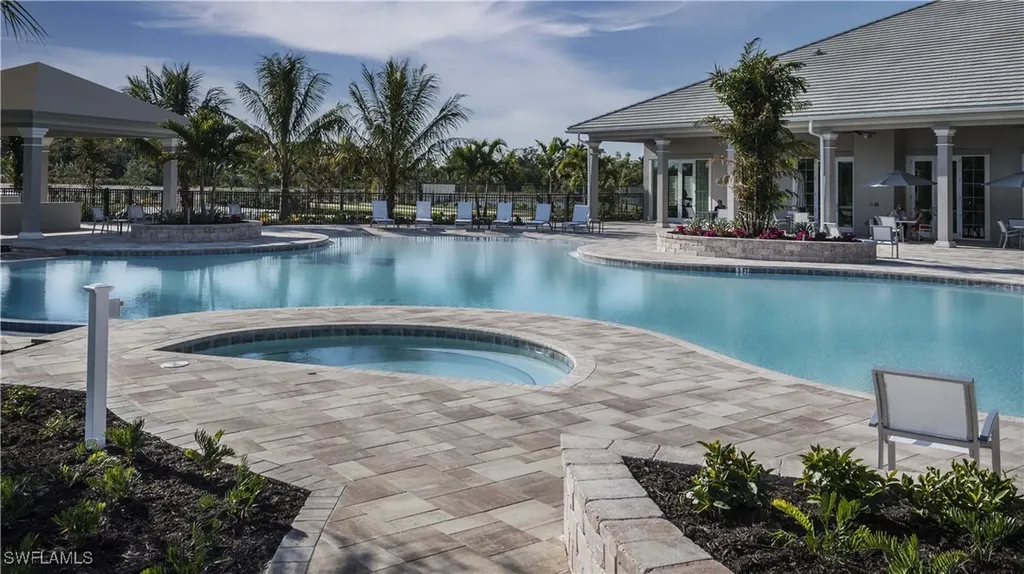 273 Indies Drive E Naples FL 34114