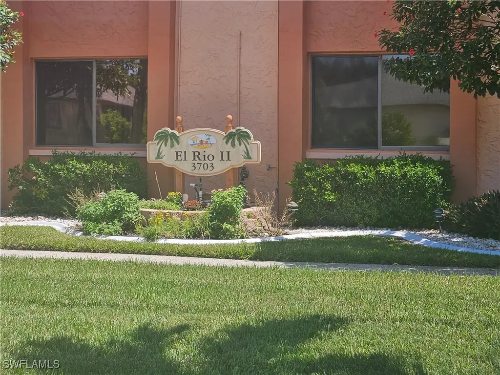 3703 SE 10th Avenue Cape Coral FL 33904