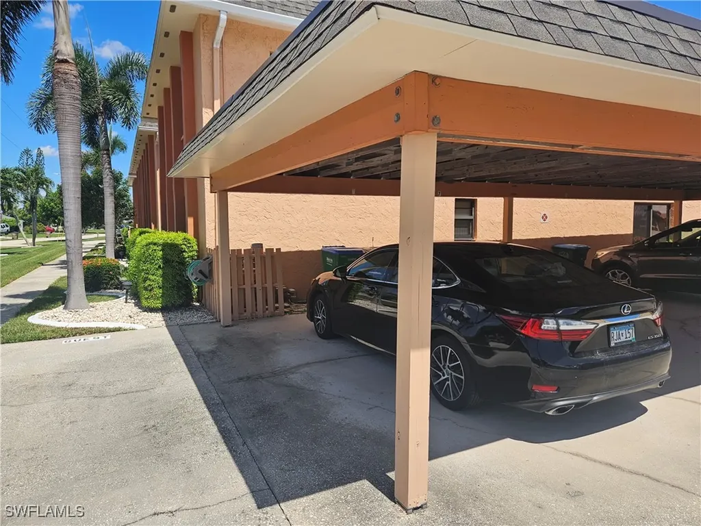 3703 SE 10th Avenue Cape Coral FL 33904