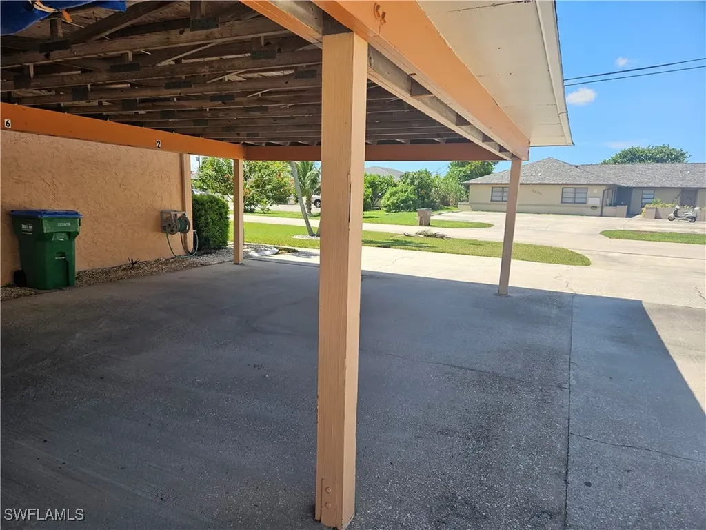 3703 SE 10th Avenue Cape Coral FL 33904