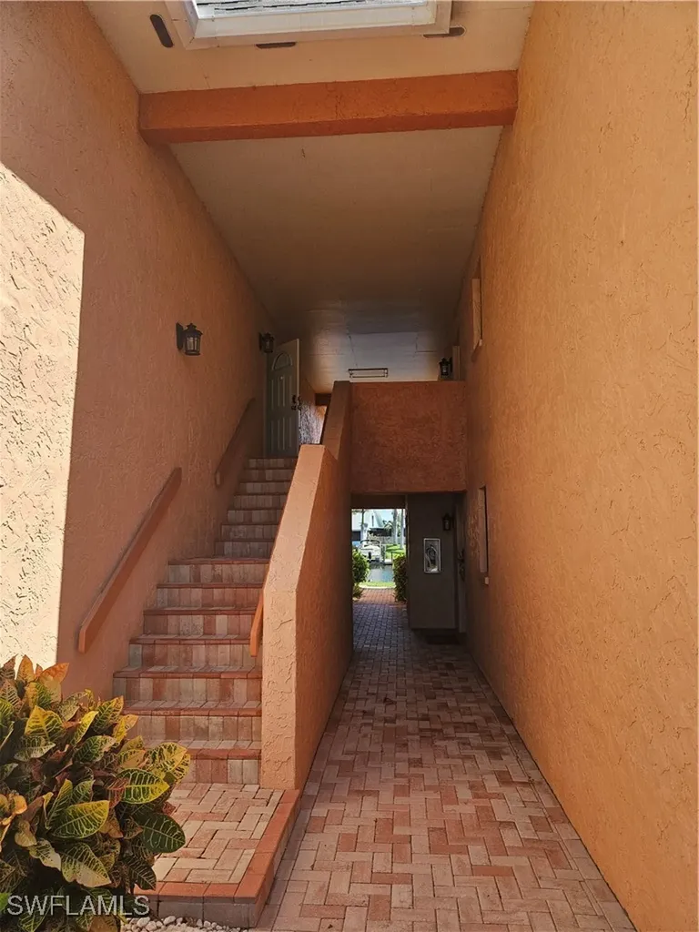 3703 SE 10th Avenue Cape Coral FL 33904