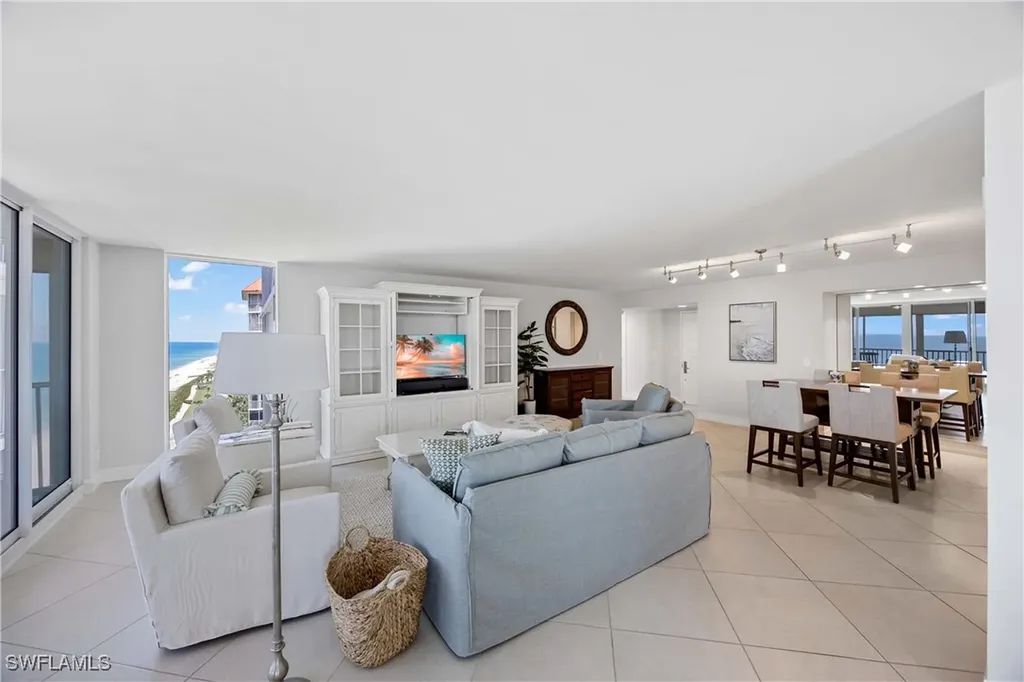 10691 Gulf Shore Drive Naples FL 34108