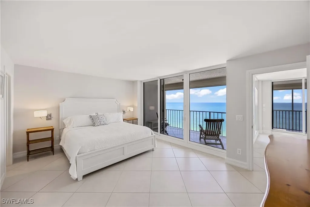 10691 Gulf Shore Drive Naples FL 34108