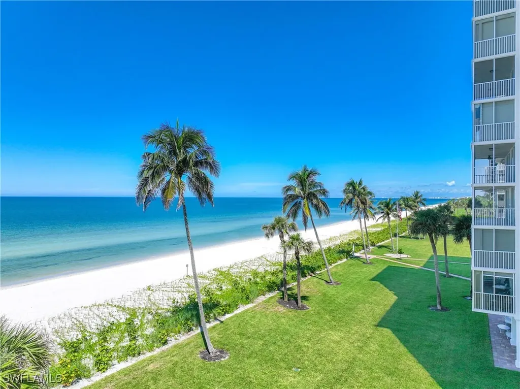10691 Gulf Shore Drive Naples FL 34108