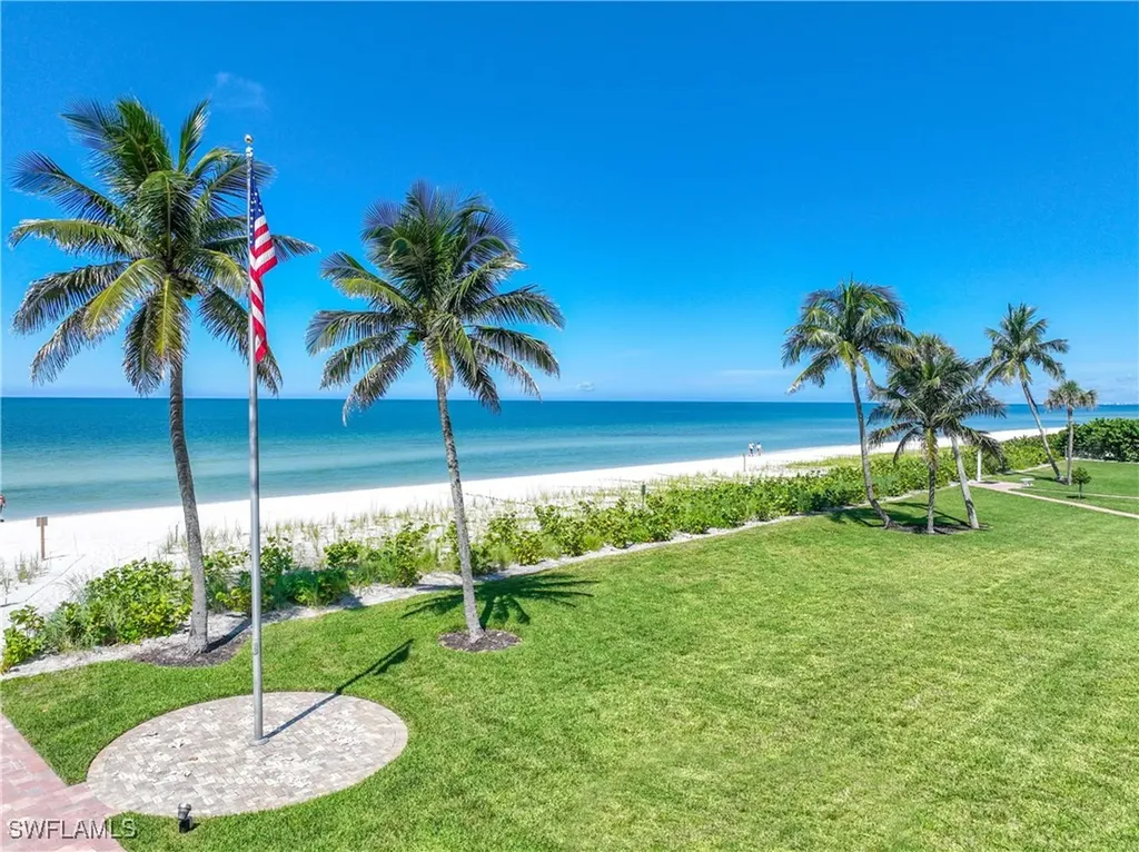 10691 Gulf Shore Drive Naples FL 34108