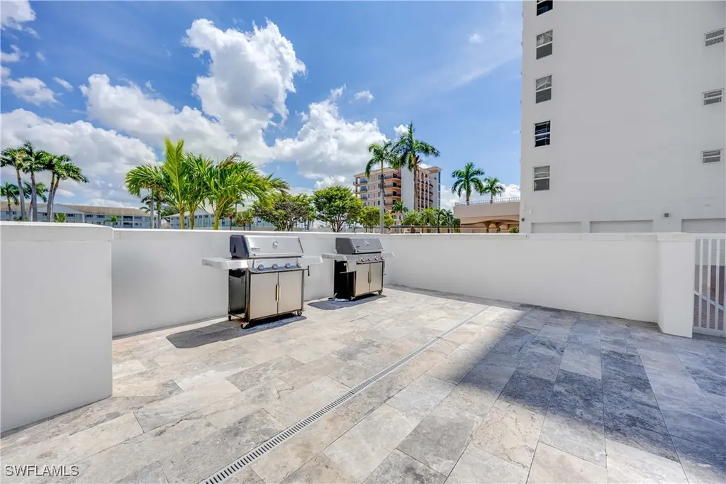 10691 Gulf Shore Drive Naples FL 34108