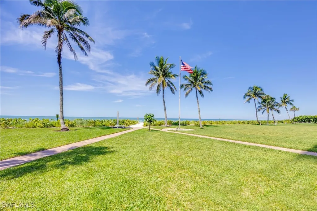 10691 Gulf Shore Drive Naples FL 34108