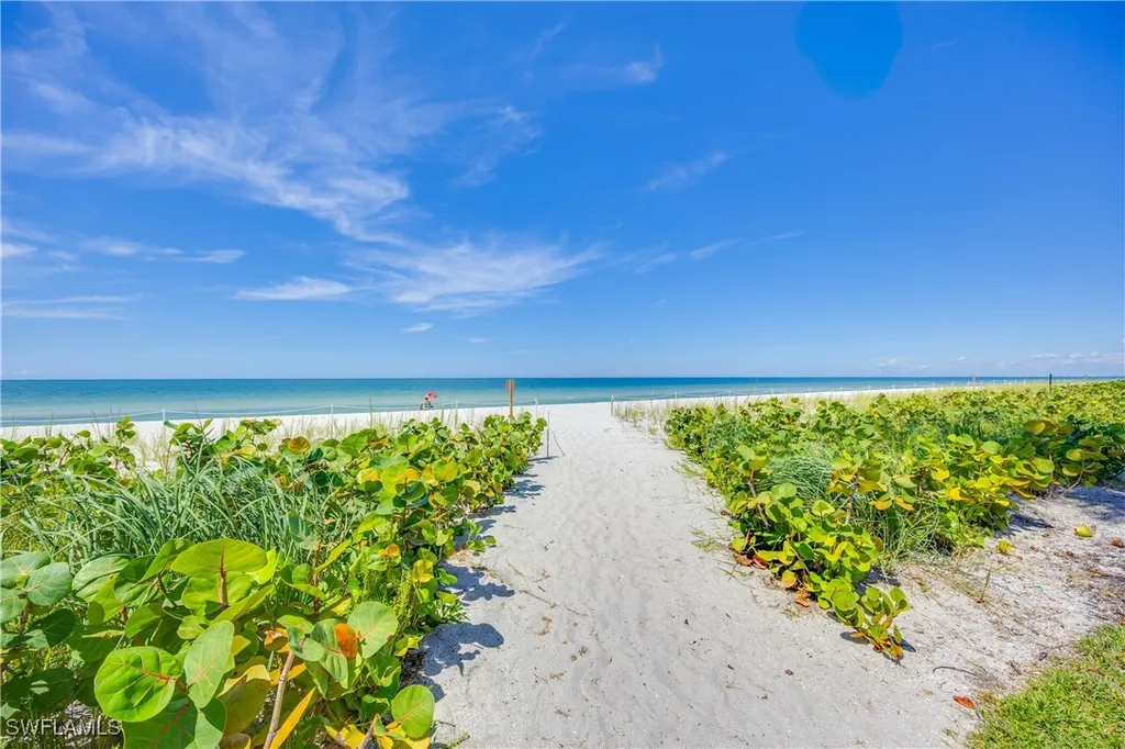 10691 Gulf Shore Drive Naples FL 34108