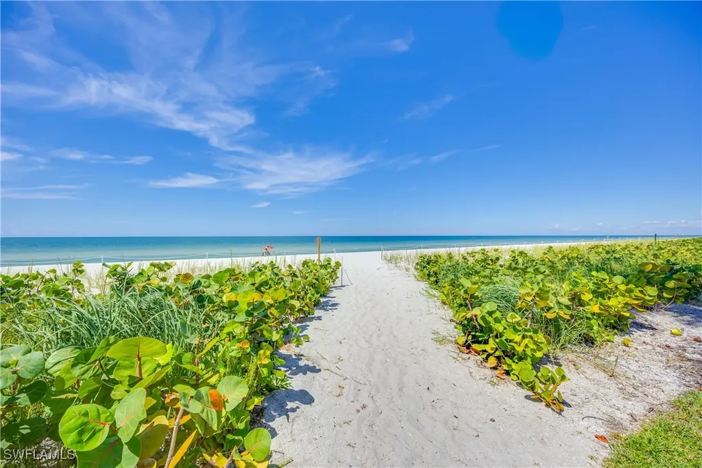 10691 Gulf Shore Drive Naples FL 34108
