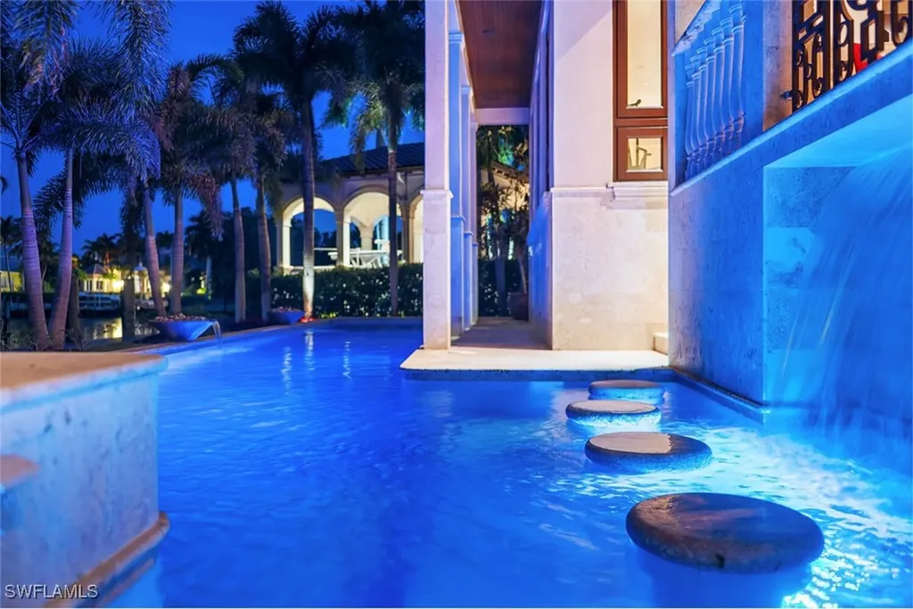 2233 Forrest Lane Naples FL 34102