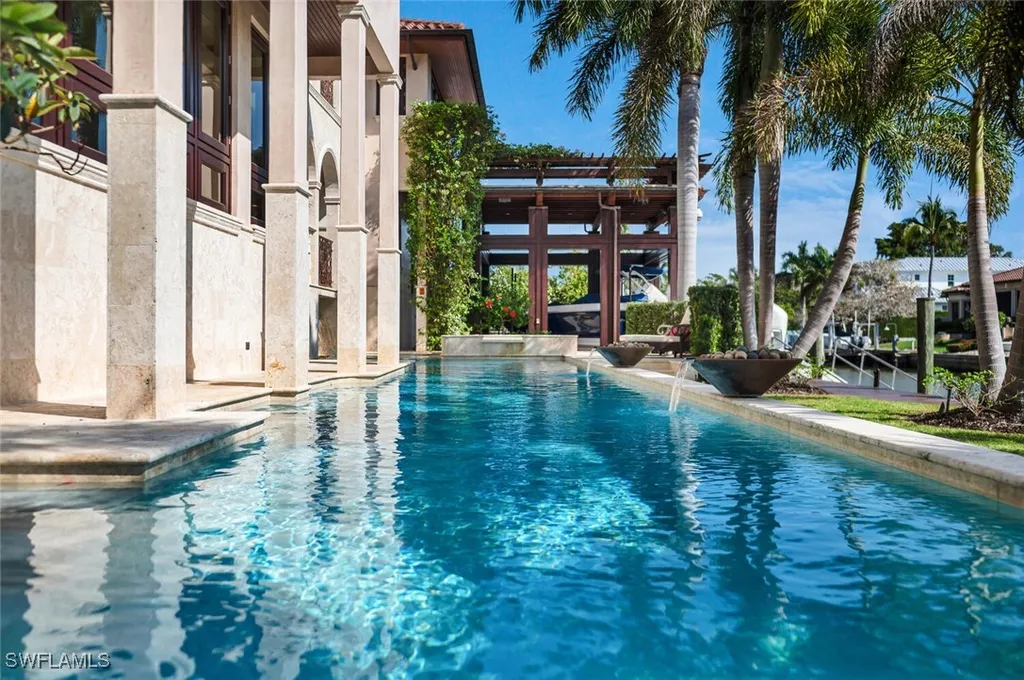 2233 Forrest Lane Naples FL 34102