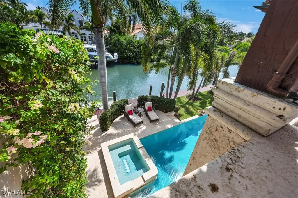 2233 Forrest Lane Naples FL 34102