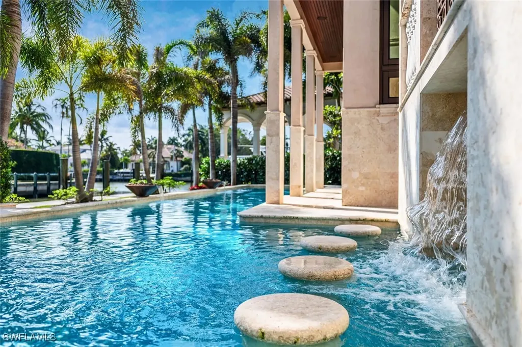 2233 Forrest Lane Naples FL 34102