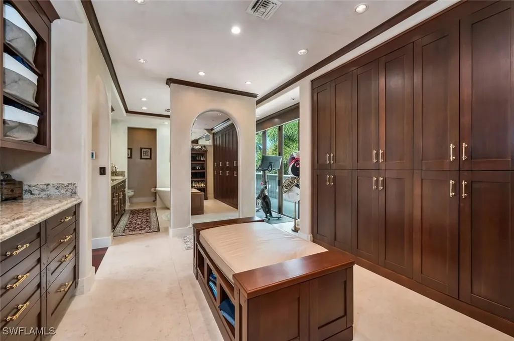 2233 Forrest Lane Naples FL 34102