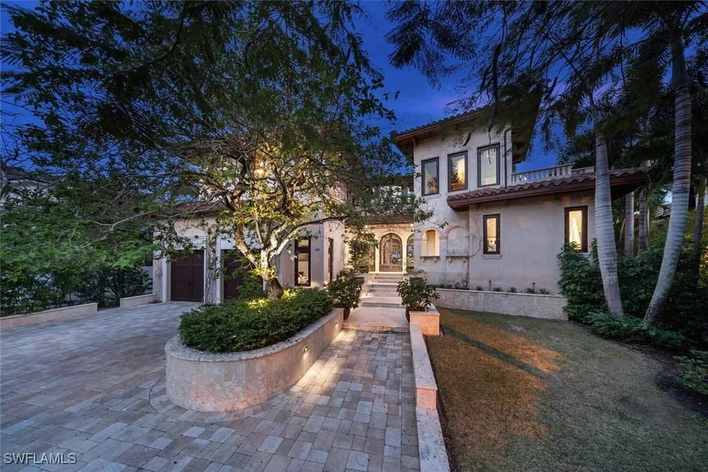 2233 Forrest Lane Naples FL 34102