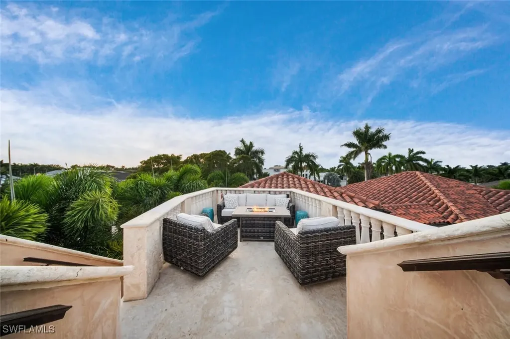 2233 Forrest Lane Naples FL 34102