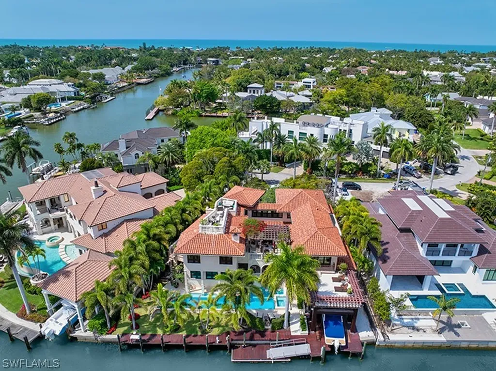 2233 Forrest Lane Naples FL 34102