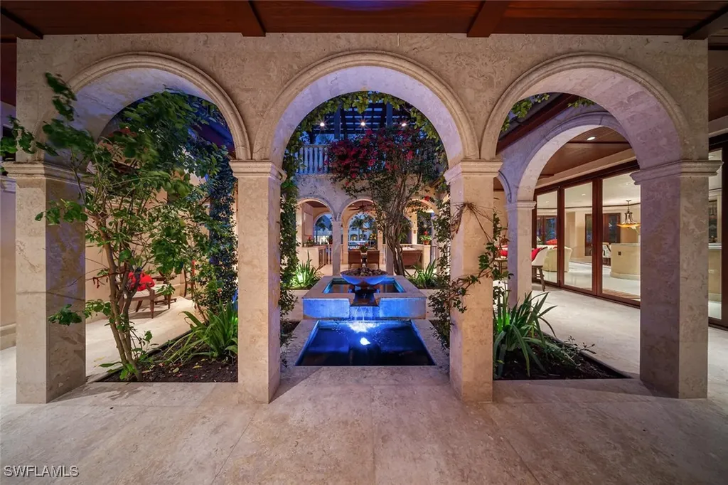 2233 Forrest Lane Naples FL 34102